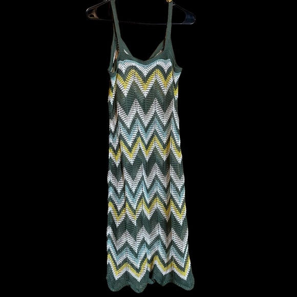 Cute and comfortable swimsuit cover up by Almost Famous, size Large - Picture 2 of 4